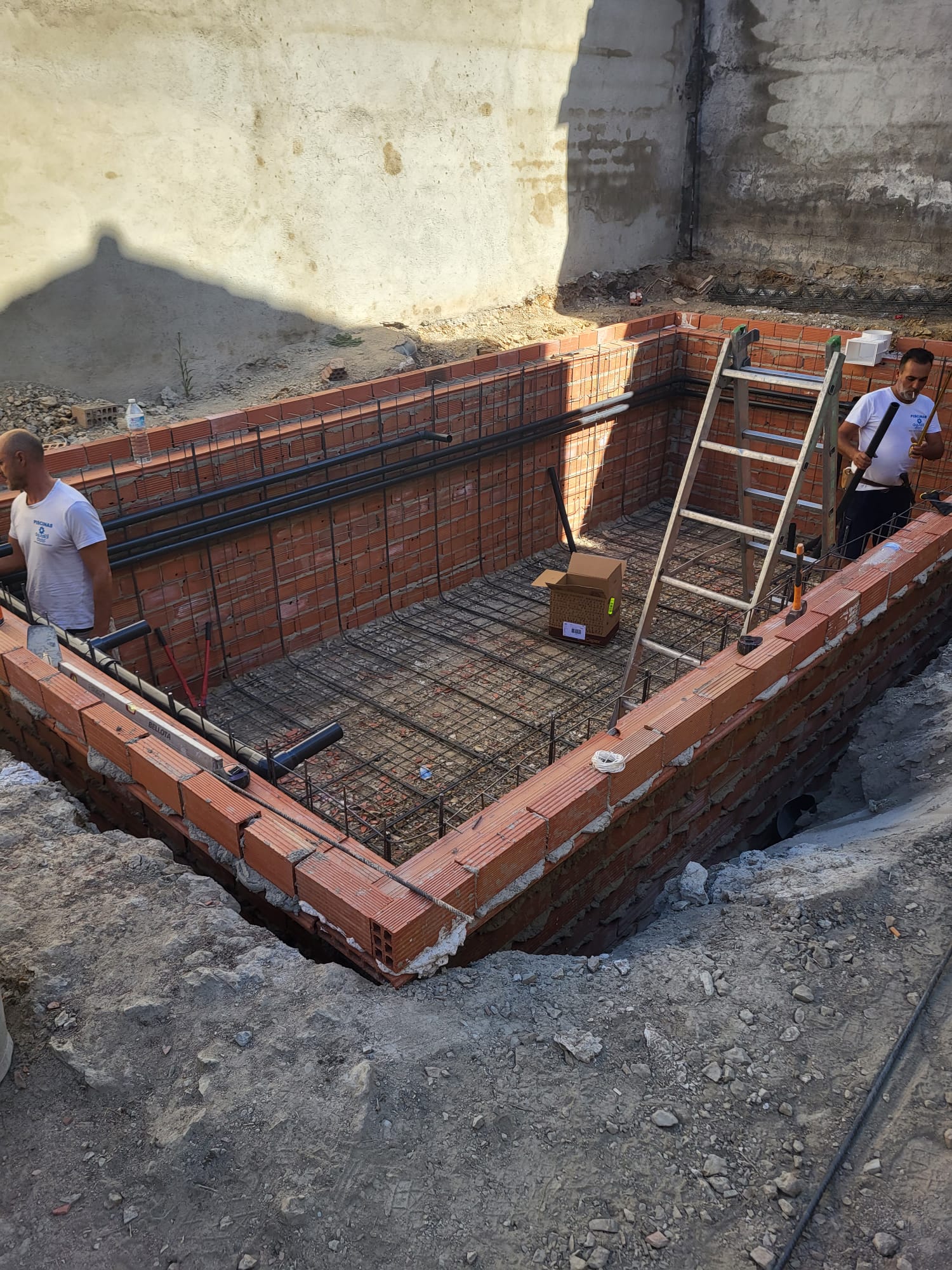 Detección y reparación de fugas en piscinas